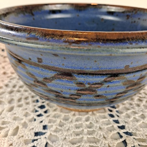 Signed Studio Stoneware Pottery Bowl - Picture 3 of 9